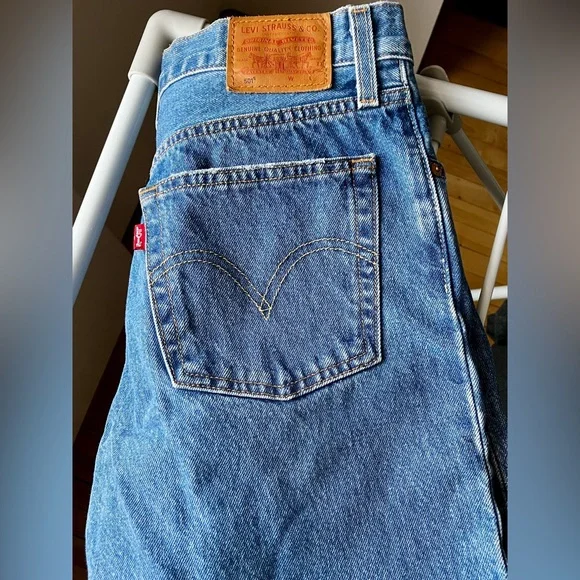 Levi's 501 Classic Blue Jeans - Picture 2 of 6